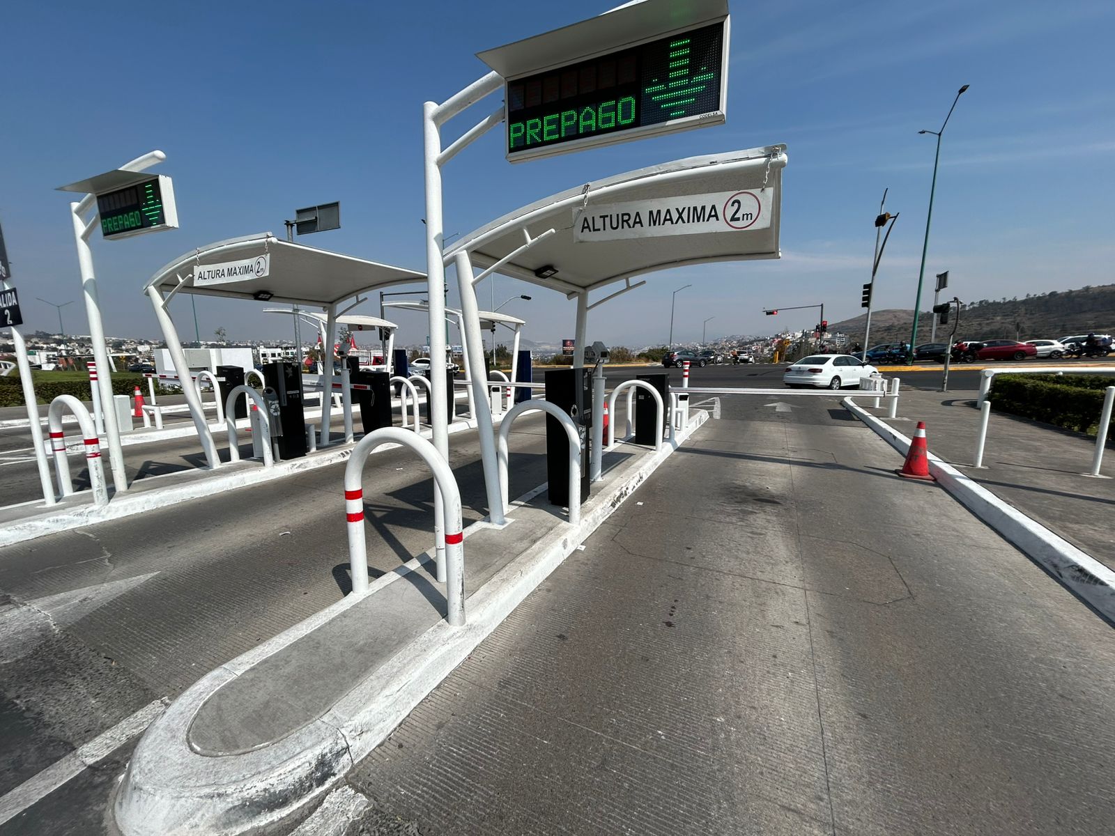 Carriles de prepago con barreras automatizadas